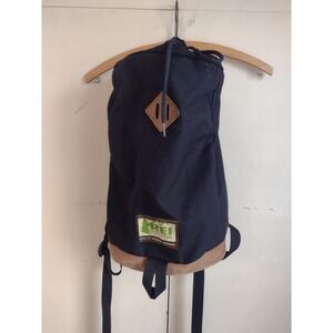 REI Retro Flashback Day Pack Backpack Throwback Hiking Leather Bottom Duffel